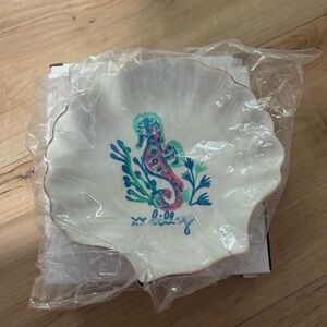 Lilly Pulitzer Ceramic Shell Plate with Pink and Blue Seahorse